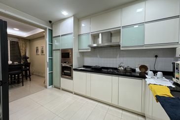  CHEAP 2.5 Storey Superlink at Bukit Mandarina Cheras KL 