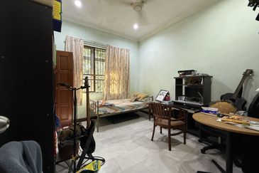 CHEAP 2 sty Bungalow Saujana Impian Golf & Country Resort for sale