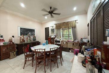 CHEAP 2 sty Bungalow Saujana Impian Golf & Country Resort for sale