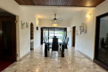 CHEAP Bangsar 2 sty Bungalow KLCC View & w private pool