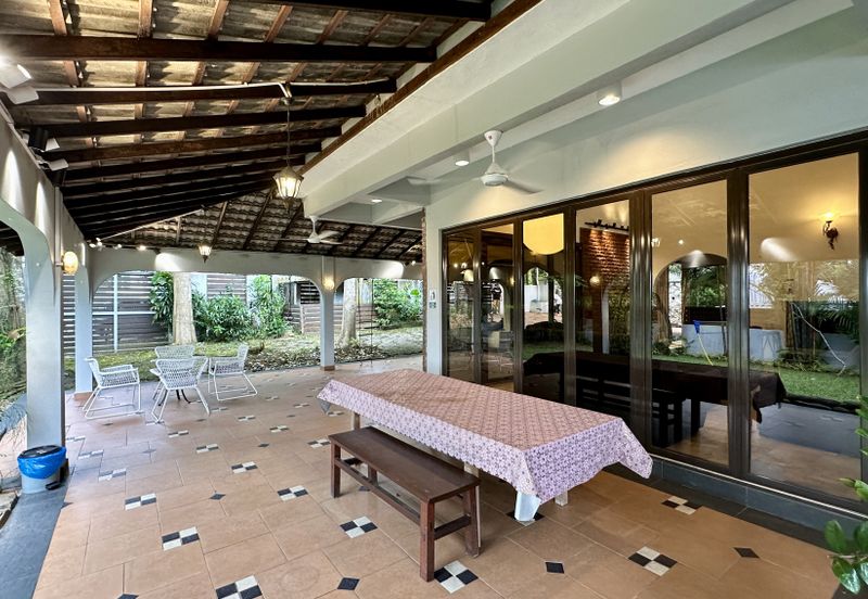 CHEAP Bangsar 2 sty Bungalow KLCC View & w private pool