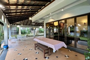 CHEAP Bangsar 2 sty Bungalow KLCC View & w private pool