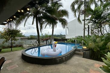 CHEAP Bangsar 2 sty Bungalow KLCC View & w private pool