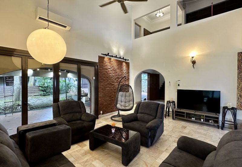 CHEAP Bangsar 2 sty Bungalow KLCC View & w private pool