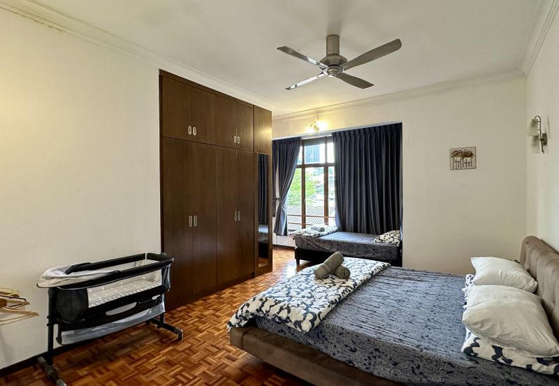 CHEAP Bangsar 2 sty Bungalow KLCC View & w private pool