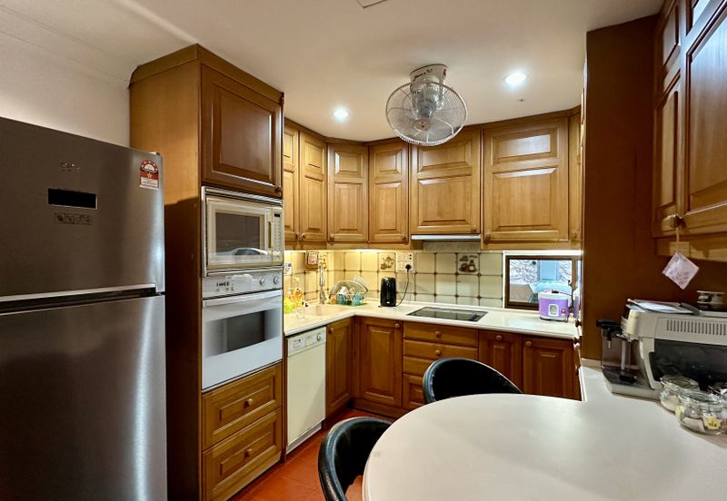 CHEAP Bangsar 2 sty Bungalow KLCC View & w private pool