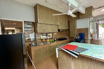 CHEAP Bangsar 2 sty Bungalow KLCC View & w private pool