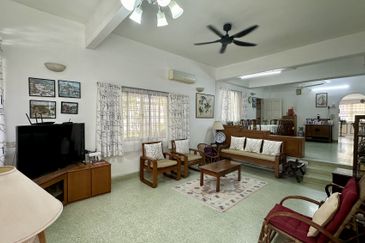 CHEAP Bangsar 2 sty CORNER House for sale