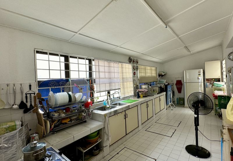 CHEAP Bangsar 2 sty CORNER House for sale