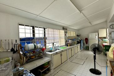 CHEAP Bangsar 2 sty CORNER House for sale