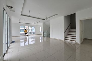 CHEAP Sungai Long Brand NEW 3.5 sty CORNER Semi D For Sale