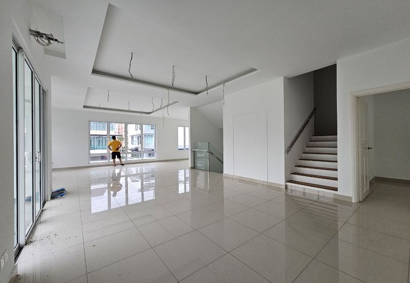 CHEAP Sungai Long Brand NEW 3.5 sty CORNER Semi D For Sale