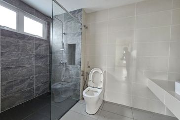 CHEAP Sungai Long Brand NEW 3.5 sty CORNER Semi D For Sale