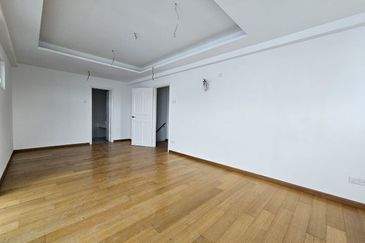 CHEAP Sungai Long Brand NEW 3.5 sty CORNER Semi D For Sale