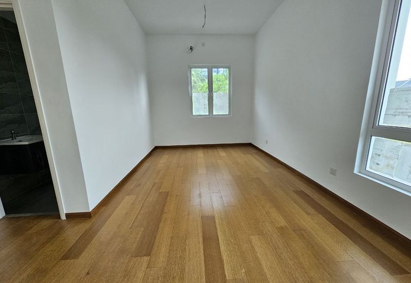 CHEAP Sungai Long Brand NEW 3.5 sty CORNER Semi D For Sale