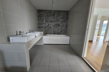 CHEAP Sungai Long Brand NEW 3.5 sty CORNER Semi D For Sale