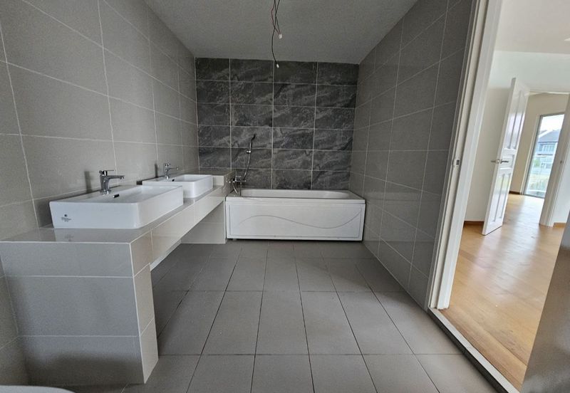 CHEAP Sungai Long Brand NEW 3.5 sty CORNER Semi D For Sale