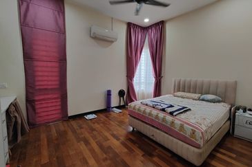 CHEAP 2 Storey Bungalow Bukit Sungai Long For Sale