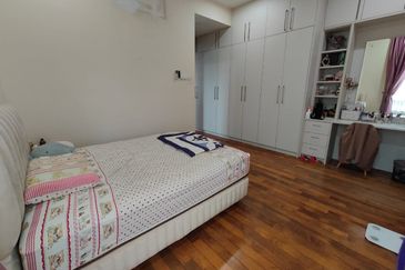 CHEAP 2 Storey Bungalow Bukit Sungai Long For Sale