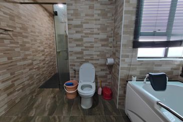 CHEAP 2 Storey Bungalow Bukit Sungai Long For Sale