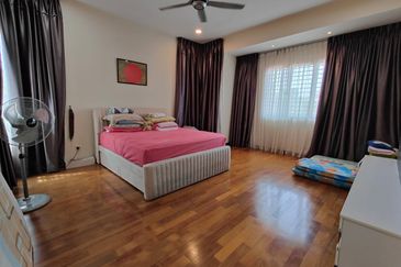 CHEAP 2 Storey Bungalow Bukit Sungai Long For Sale