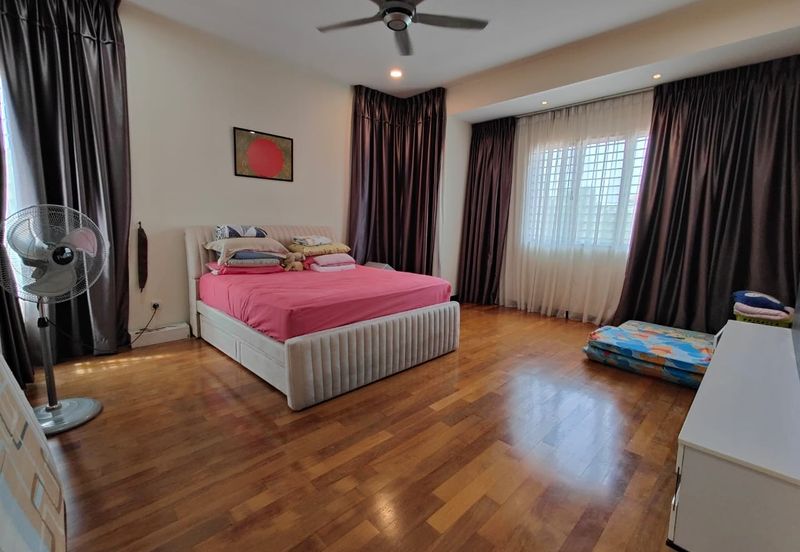 CHEAP 2 Storey Bungalow Bukit Sungai Long For Sale