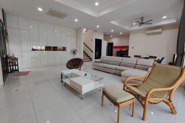 CHEAP 2 Storey Bungalow Bukit Sungai Long For Sale