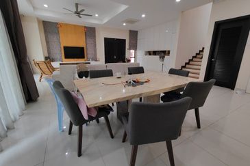 CHEAP 2 Storey Bungalow Bukit Sungai Long For Sale