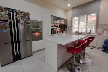 CHEAP 2 Storey Bungalow Bukit Sungai Long For Sale