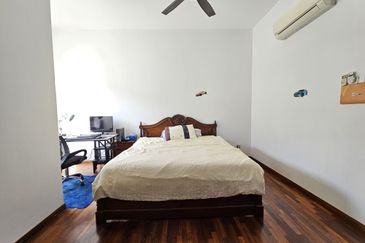 CHEAP 2 sty Semi-D at Twin Palm Sungai Long For Sale