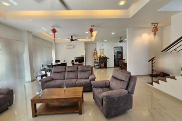 CHEAP 2 sty Semi-D at Twin Palm Sungai Long For Sale