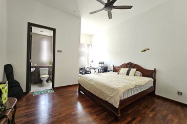 CHEAP 2 sty Semi-D at Twin Palm Sungai Long For Sale