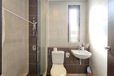 CHEAP 2 sty Semi-D at Twin Palm Sungai Long For Sale