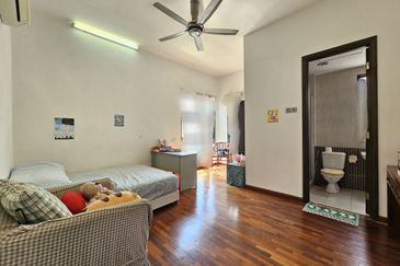 CHEAP 2 sty Semi-D at Twin Palm Sungai Long For Sale