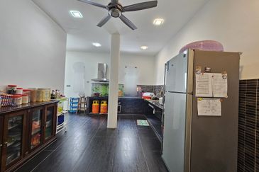 CHEAP 2 sty Semi-D at Twin Palm Sungai Long For Sale