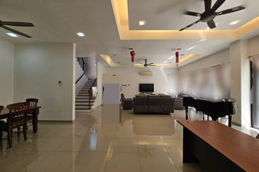 CHEAP 2 sty Semi-D at Twin Palm Sungai Long For Sale