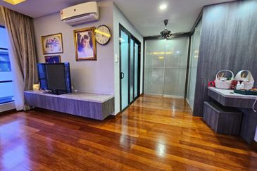 CHEAP 3 Storey CORNER Semi D w Lift at Twin Palm Sungai Long