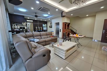 CHEAP 3 Storey CORNER Semi D w Lift at Twin Palm Sungai Long