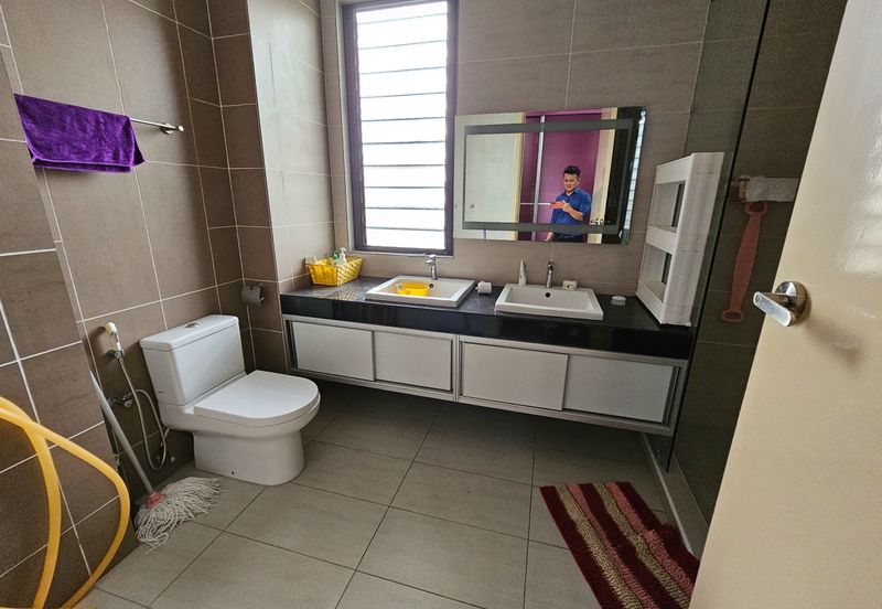 CHEAP 3 Storey CORNER Semi D w Lift at Twin Palm Sungai Long