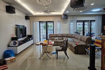 CHEAP 3 Storey CORNER Semi D w Lift at Twin Palm Sungai Long