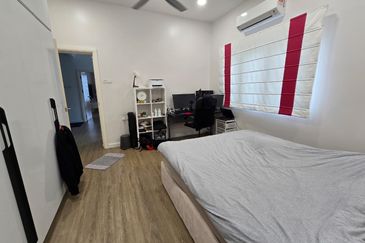 CHEAP 2 Sty Corner Semi-D at Sungai Long Cheras Renovated house for sale