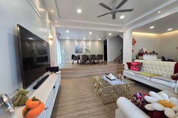 CHEAP 2 Sty Corner Semi-D at Sungai Long Cheras Renovated house for sale