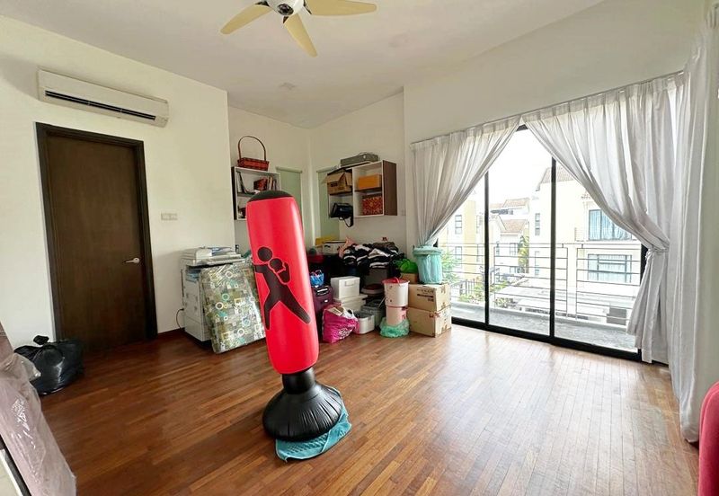 C H E A P 3 Sty Semi-D Twin Palm at Sungai Long 