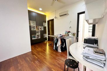 C H E A P 3 Sty Semi-D Twin Palm at Sungai Long 