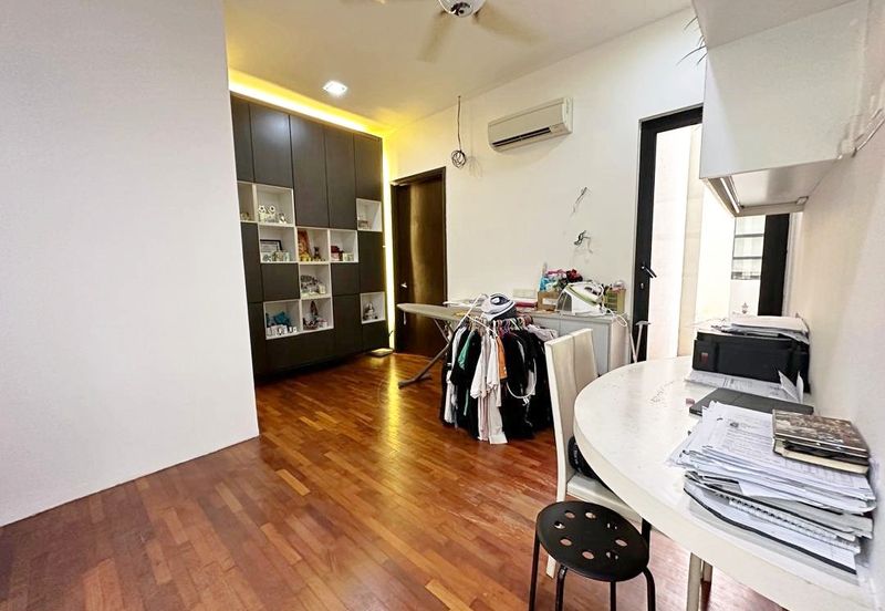 C H E A P 3 Sty Semi-D Twin Palm at Sungai Long 