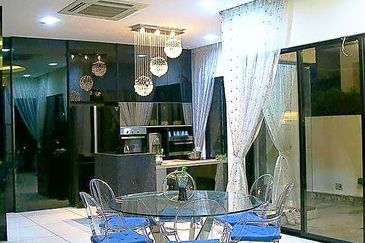 C H E A P 3 Sty Semi-D Twin Palm at Sungai Long 