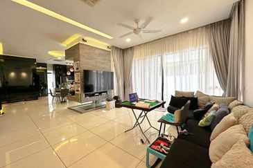 C H E A P 3 Sty Semi-D Twin Palm at Sungai Long 