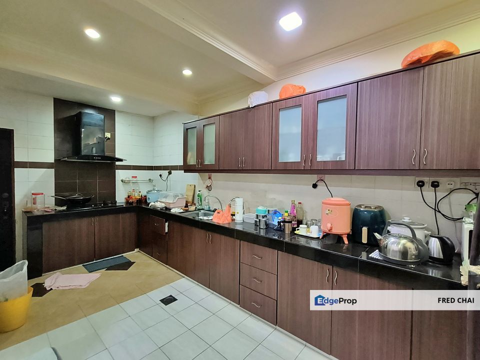 Taman Bukit Serdang Seri Kembangan 2.5 Storey Terrace House For Sale, Selangor, Seri Kembangan