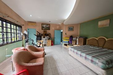 SL 8, Bandar Sungai Long