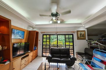 SL 8, Bandar Sungai Long